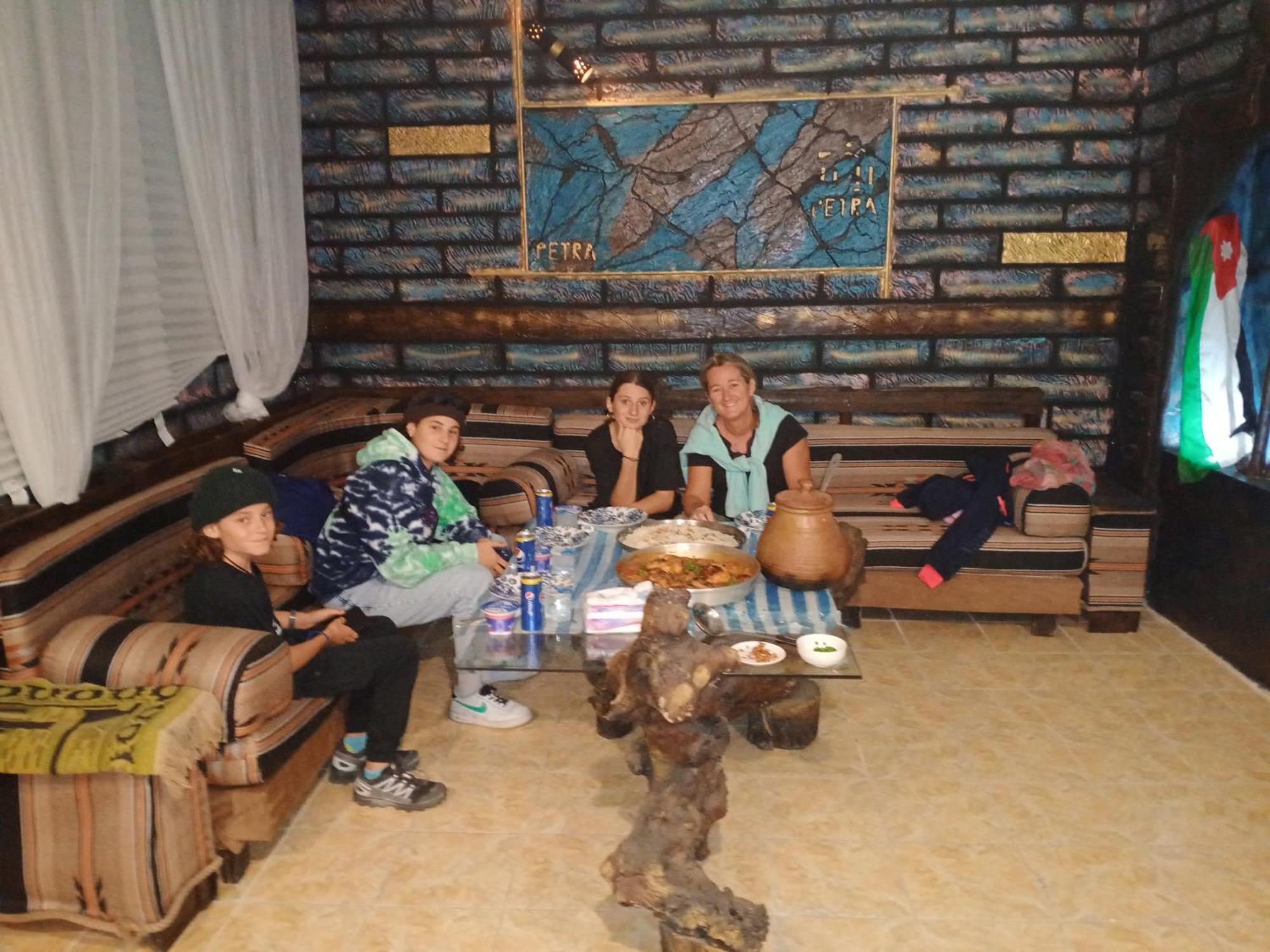 Petra Anas House Apartment Wadi Musa Bagian luar foto